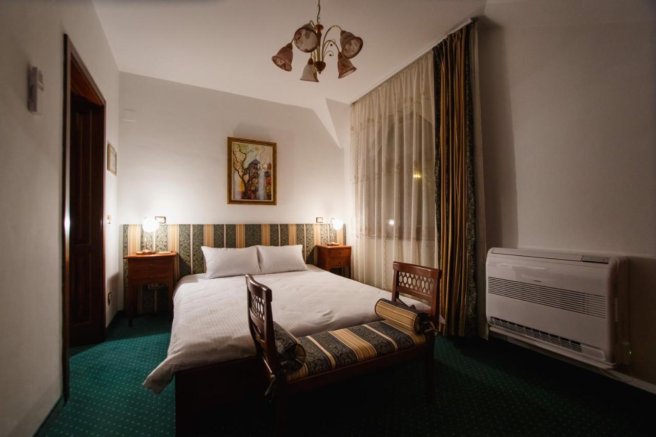 Casa 3 Guesthouse Oradea Dış mekan fotoğraf