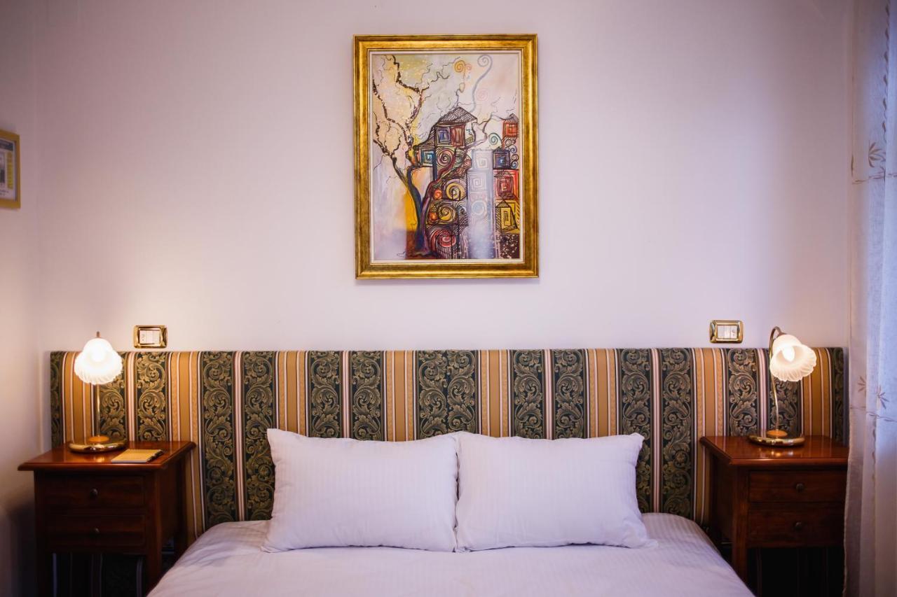 Casa 3 Guesthouse Oradea Dış mekan fotoğraf