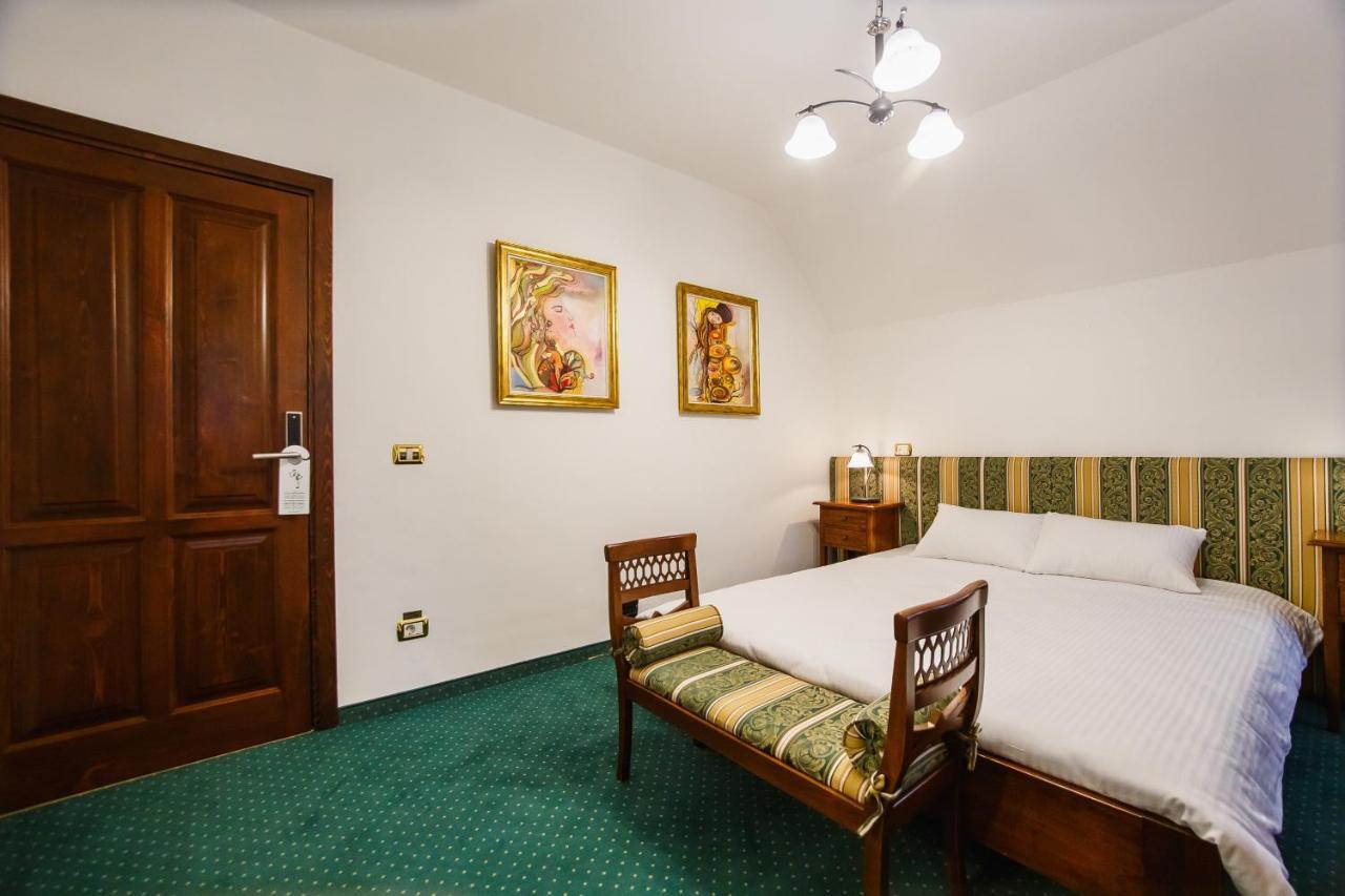 Casa 3 Guesthouse Oradea Dış mekan fotoğraf