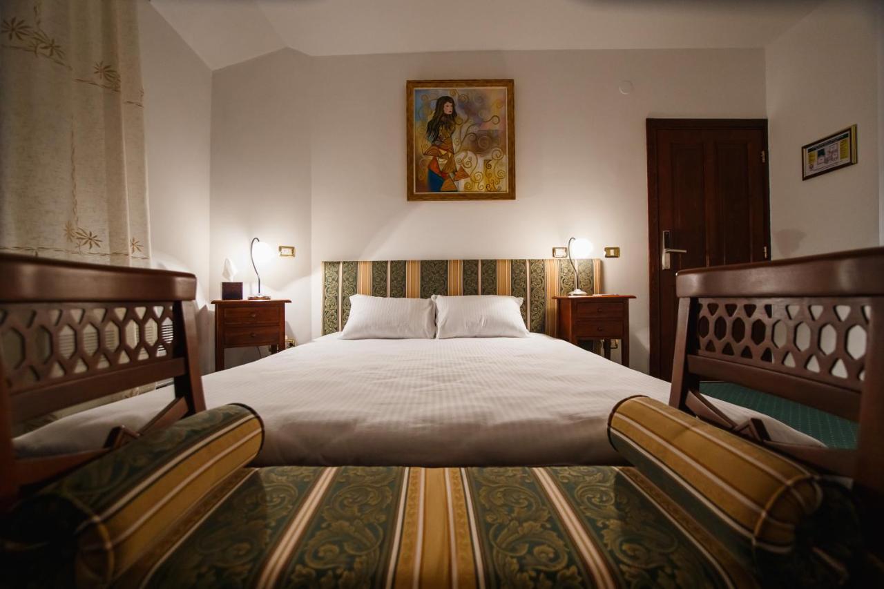 Casa 3 Guesthouse Oradea Dış mekan fotoğraf